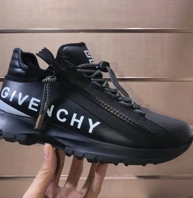 hype Givenchy Sneakers