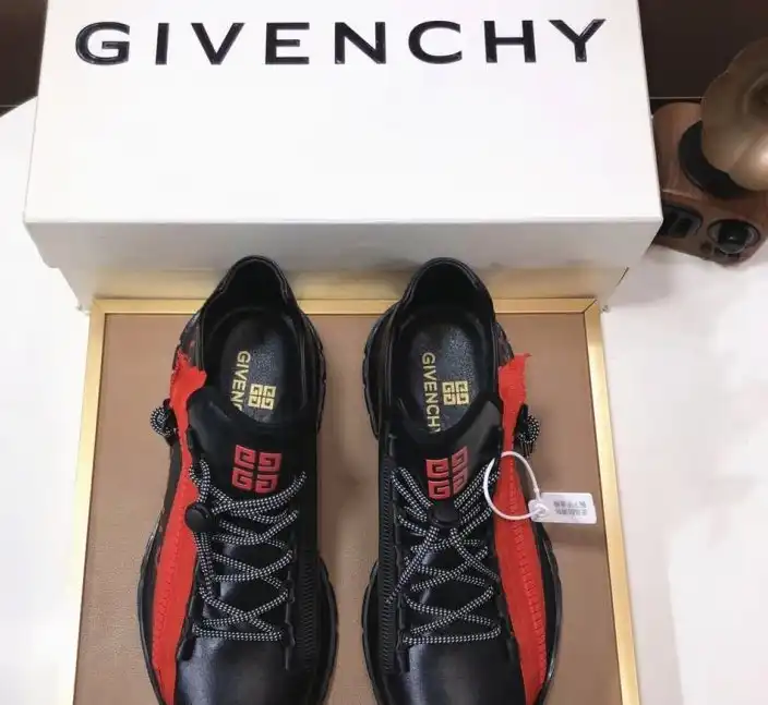 hype Givenchy Sneakers