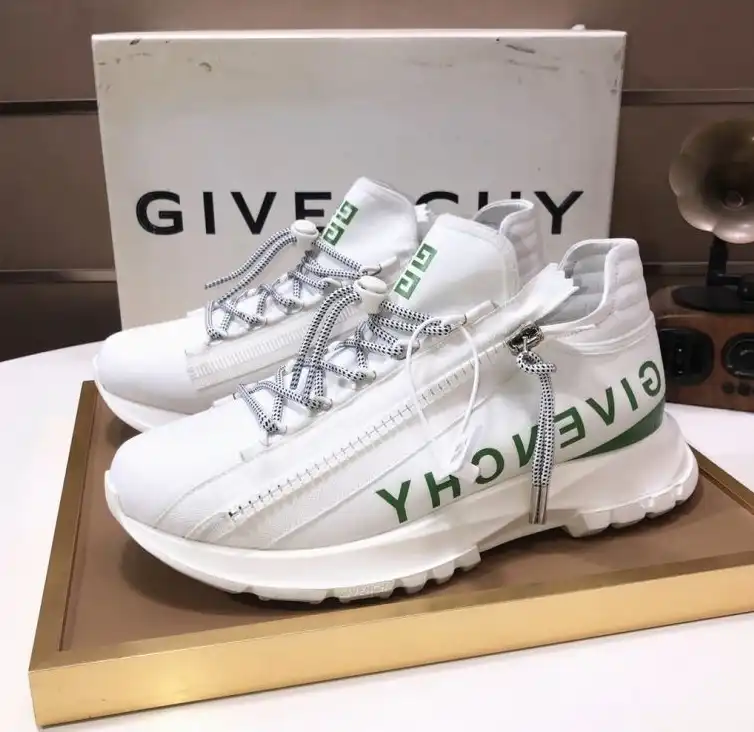 hype Givenchy Sneakers