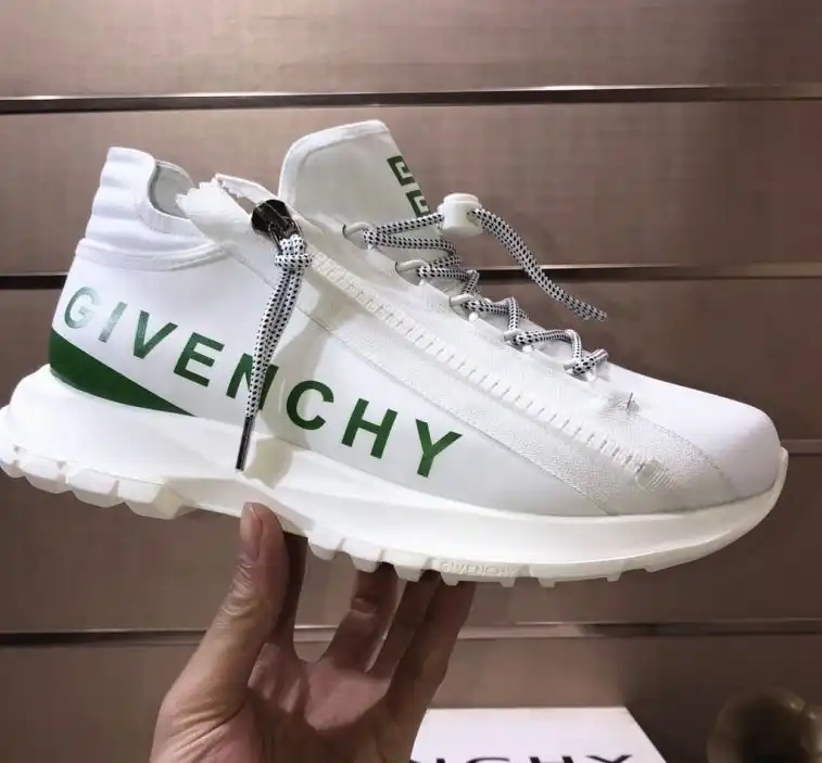 hype Givenchy Sneakers