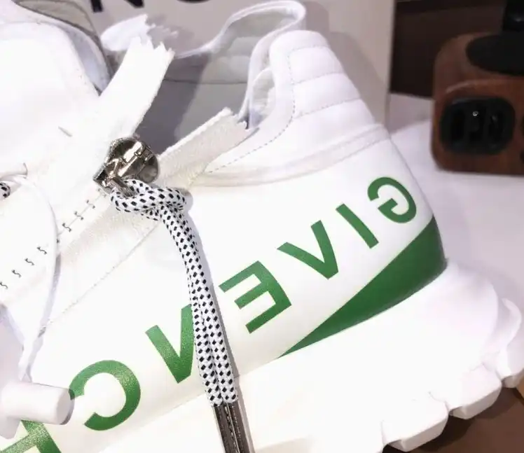 hype Givenchy Sneakers