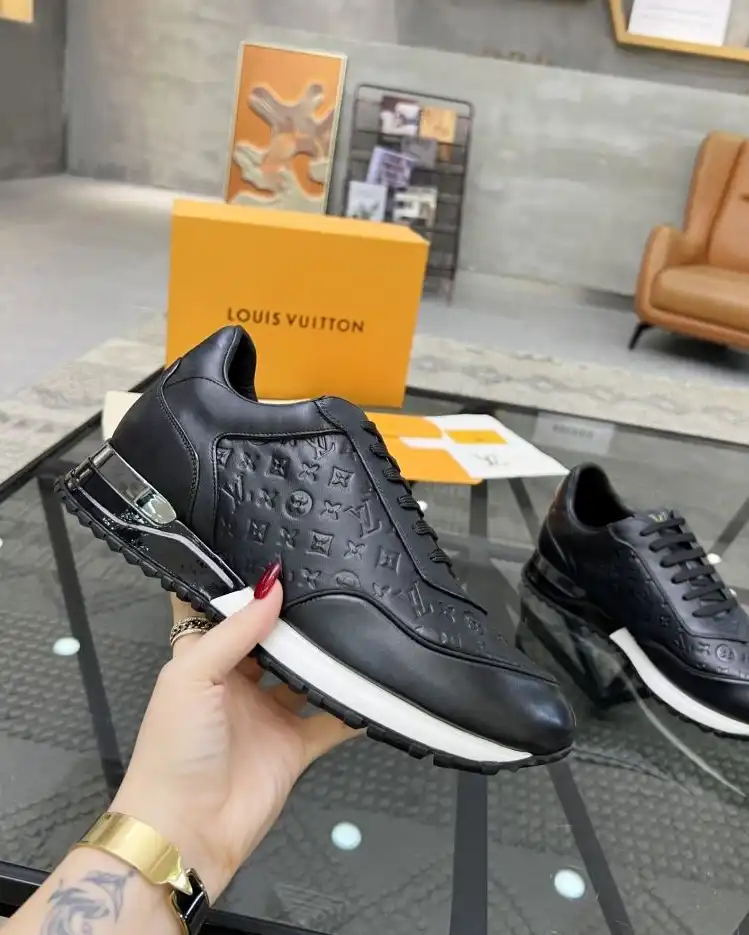 hype Louis Vuitton Sneakers