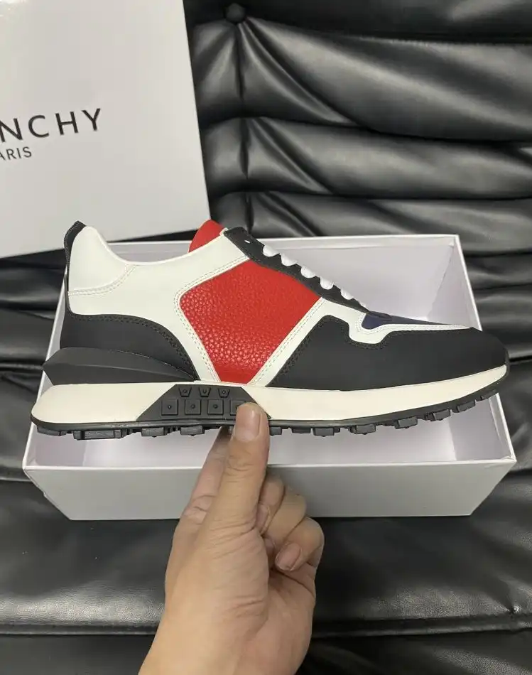 hype Givenchy Sneakers