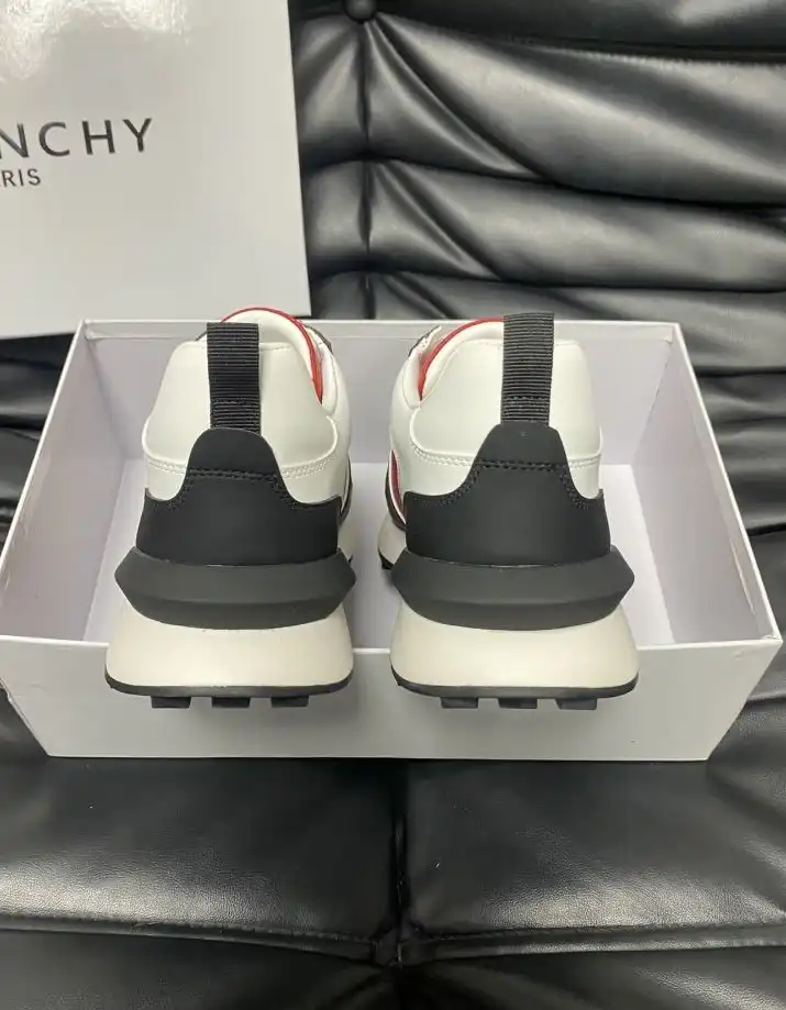 hype Givenchy Sneakers