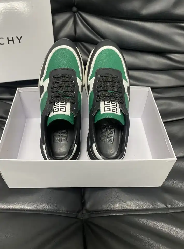 hype Givenchy Sneakers