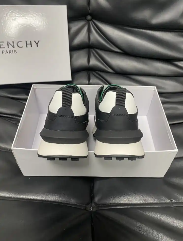 hype Givenchy Sneakers