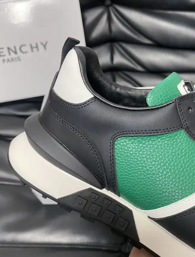 hype Givenchy Sneakers