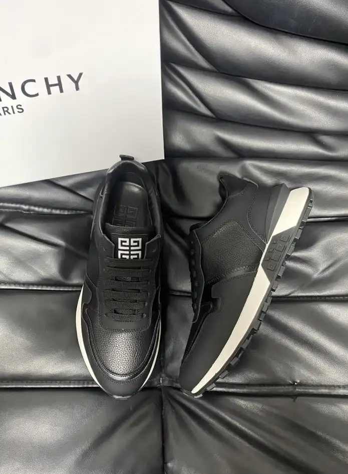 hype Givenchy Sneakers