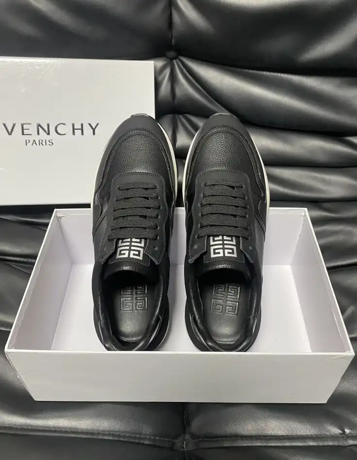 hype Givenchy Sneakers