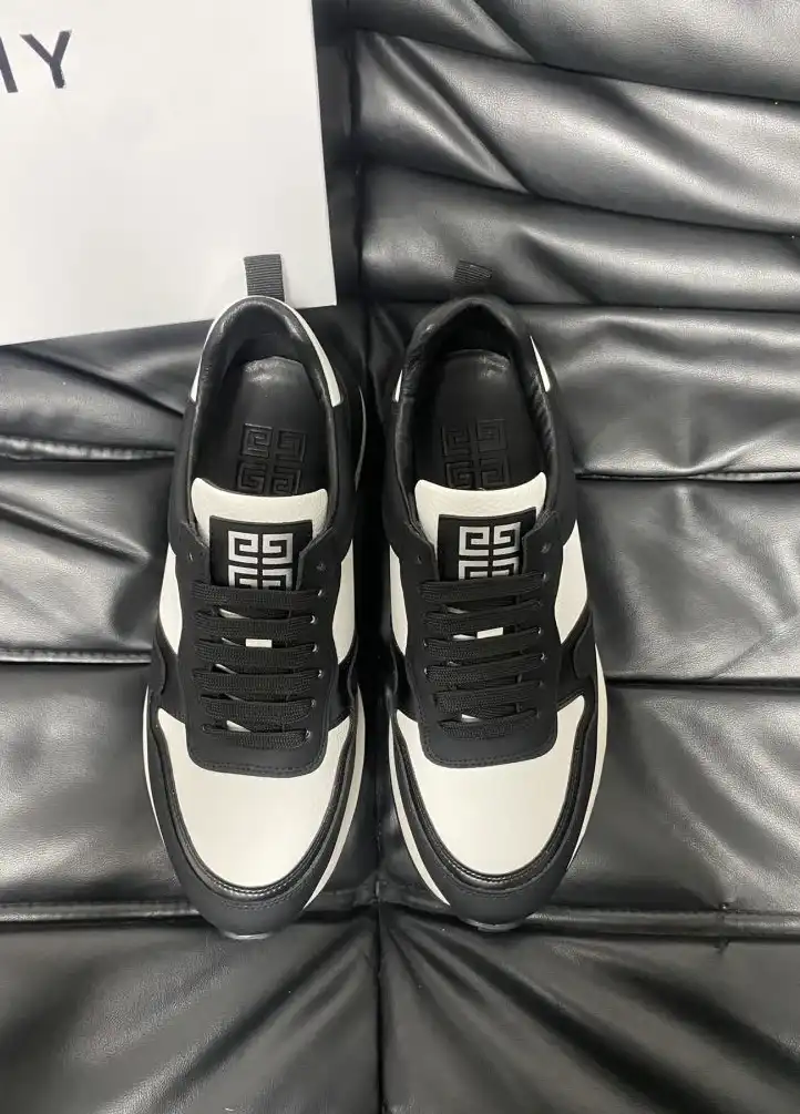 hype Givenchy Sneakers