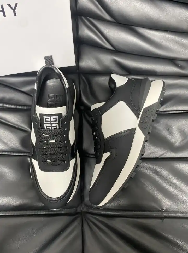 hype Givenchy Sneakers