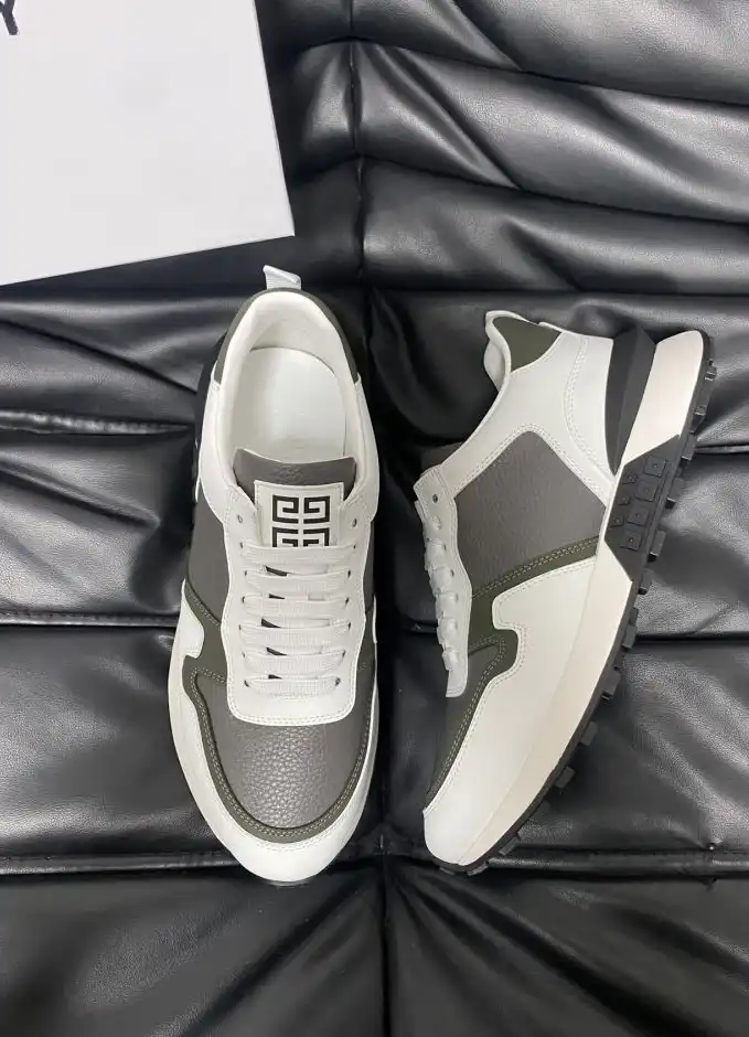 hype Givenchy Sneakers