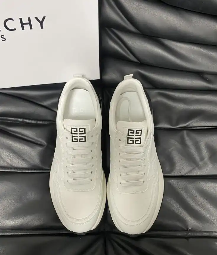 hype Givenchy Sneakers