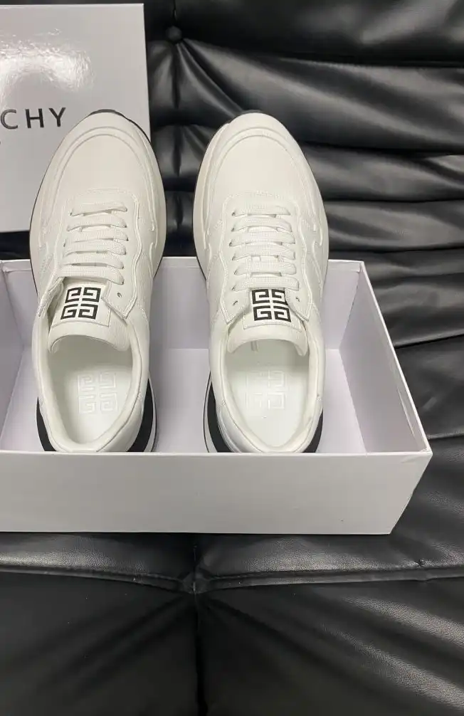 hype Givenchy Sneakers