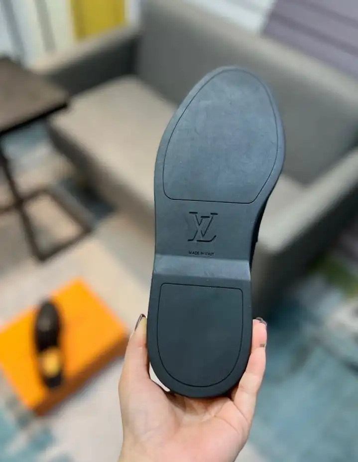 hype Louis Vuitton Sneakers