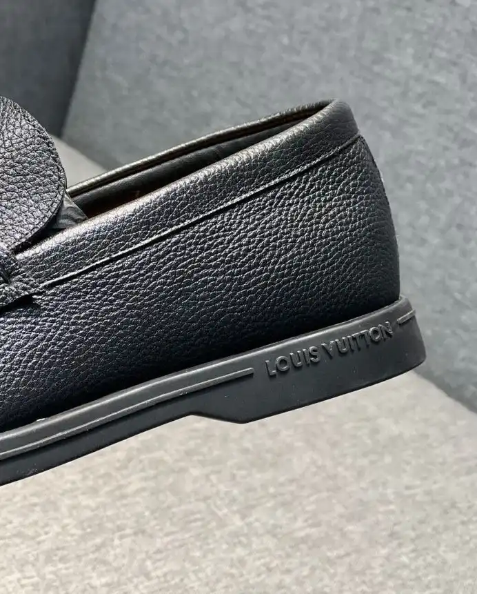 hype Louis Vuitton Sneakers