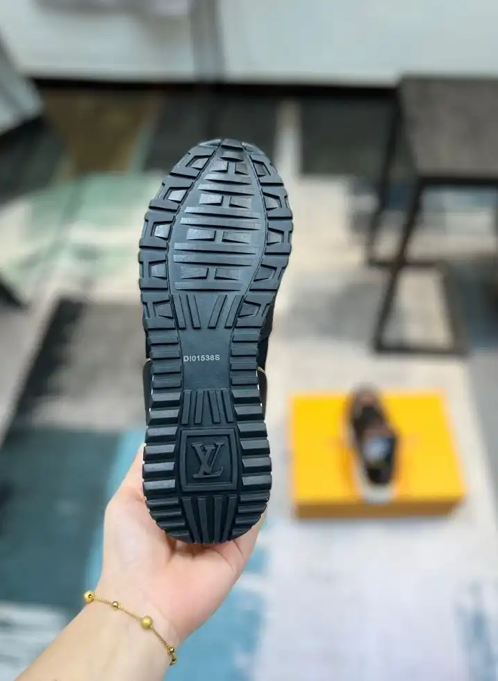 hype Louis Vuitton Sneakers