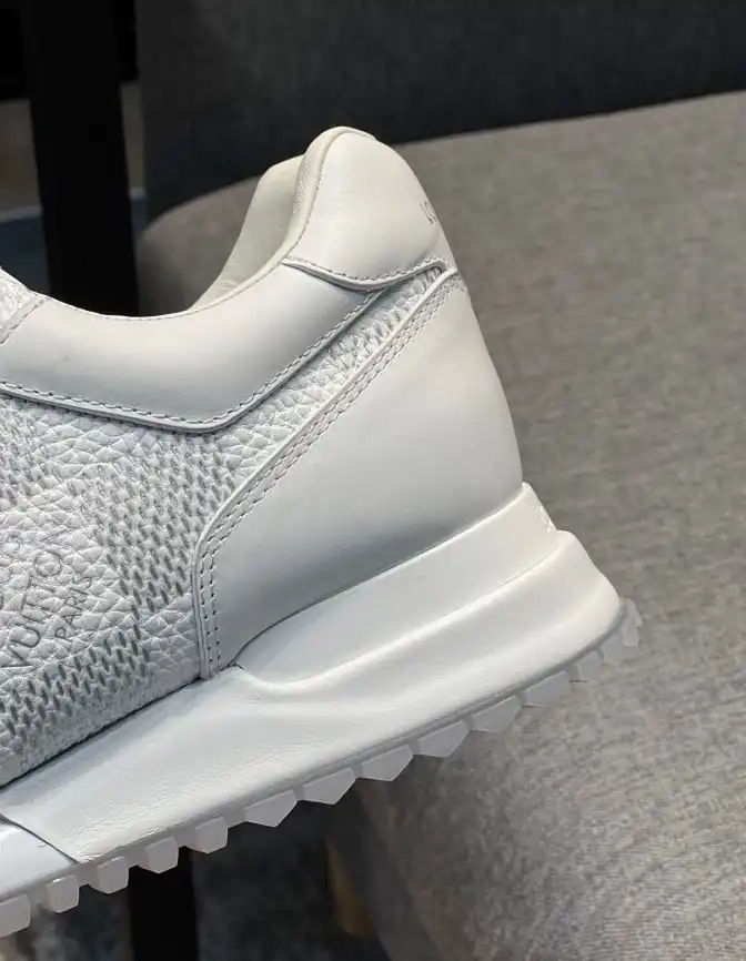 hype Louis Vuitton Sneakers