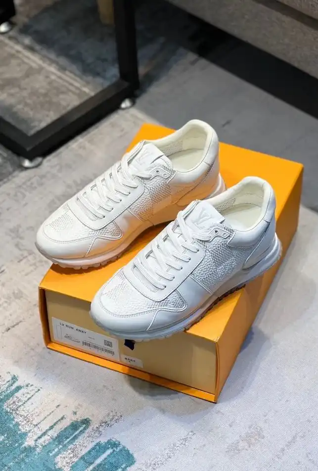 hype Louis Vuitton Sneakers