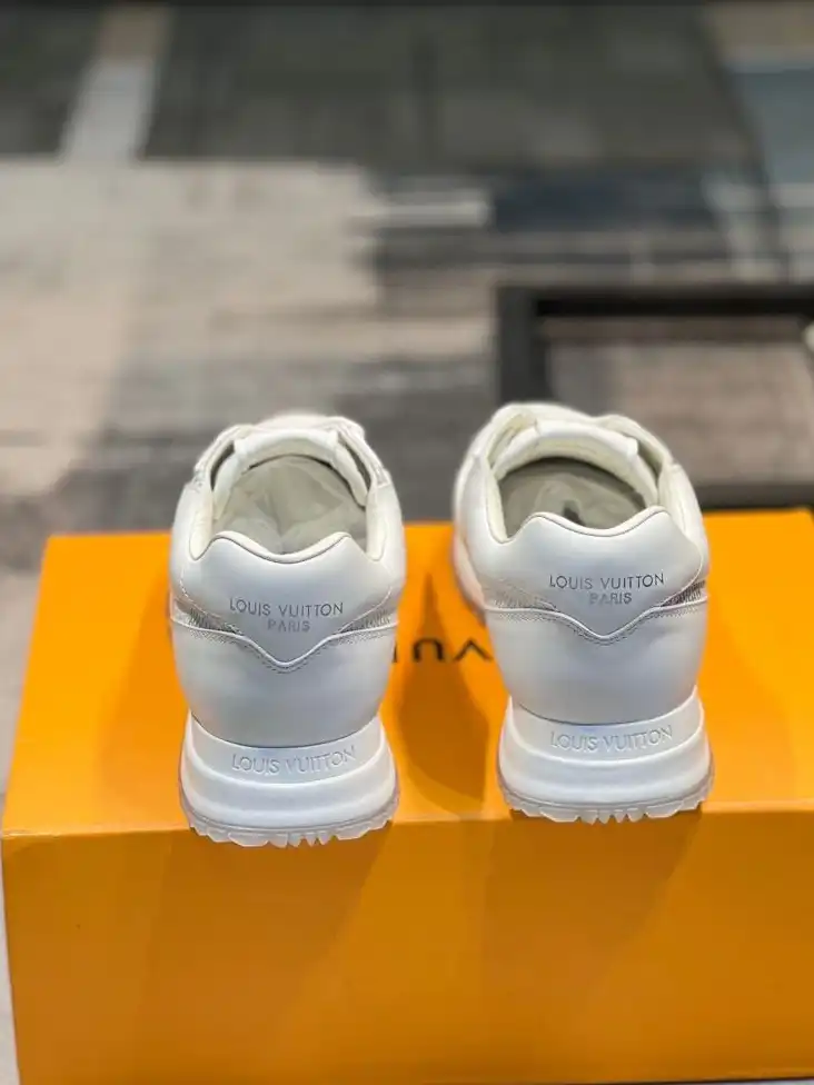 hype Louis Vuitton Sneakers