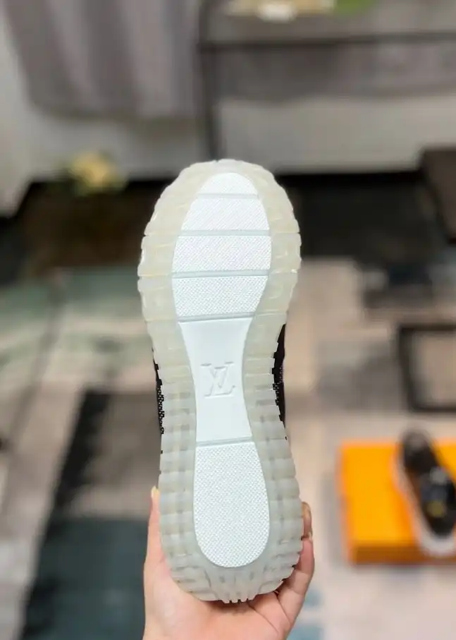 hype Louis Vuitton Sneakers