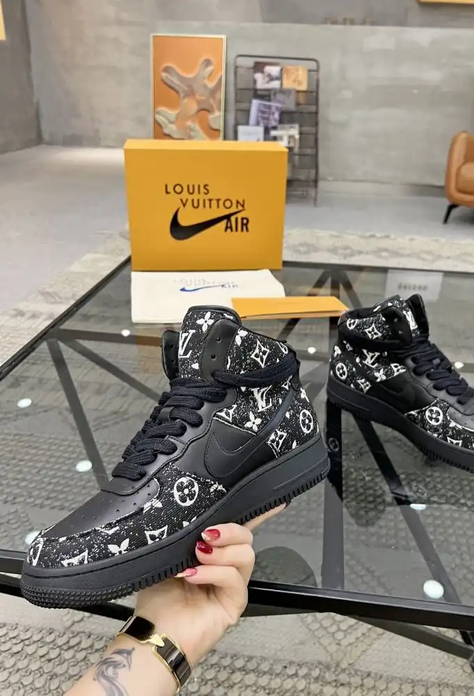 hype Louis Vuitton Sneakers