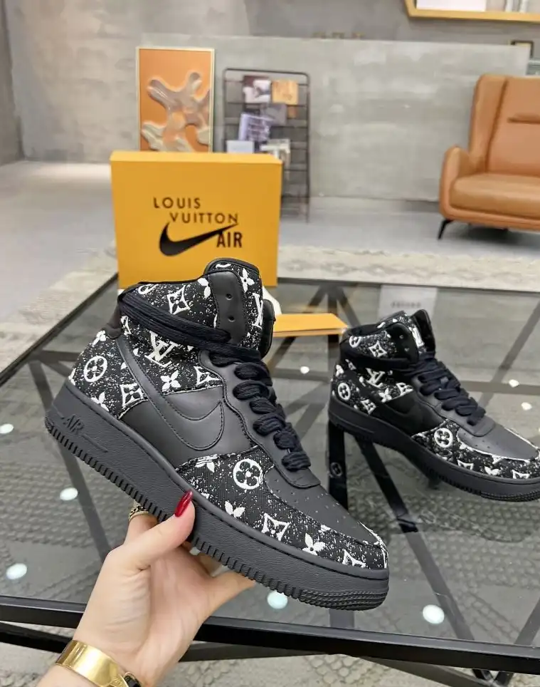 hype Louis Vuitton Sneakers