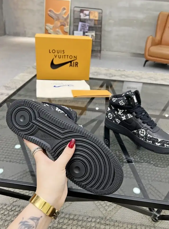 hype Louis Vuitton Sneakers