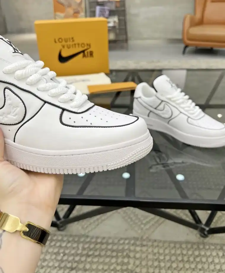 hype Louis Vuitton Sneakers