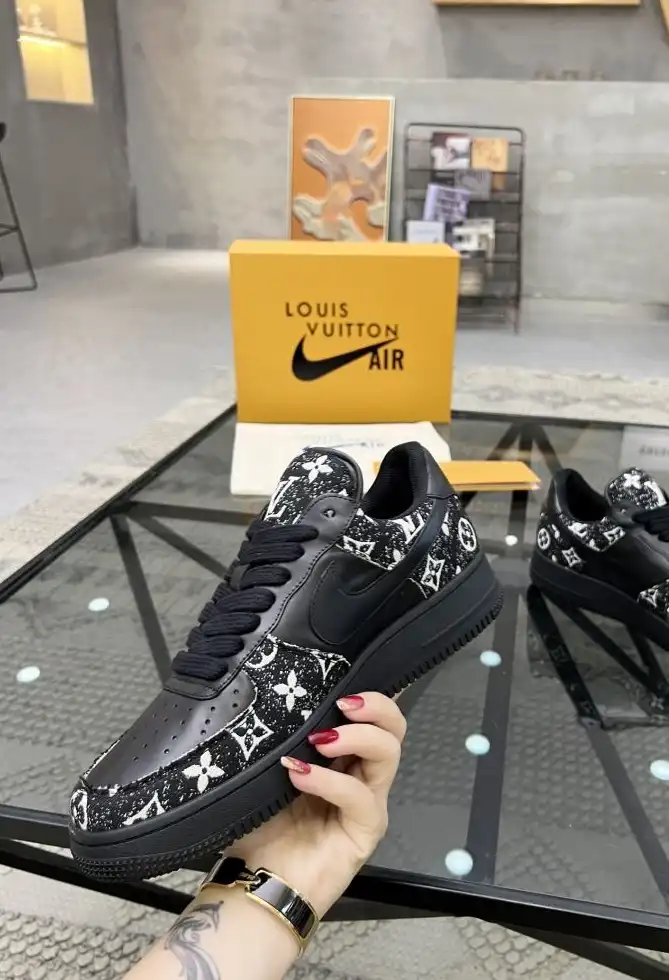 hype Louis Vuitton Sneakers