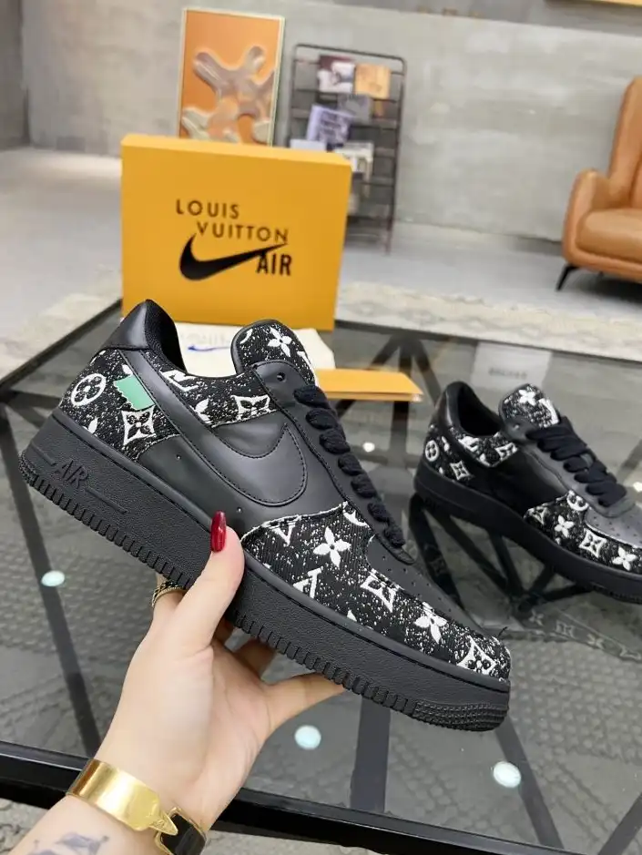 hype Louis Vuitton Sneakers