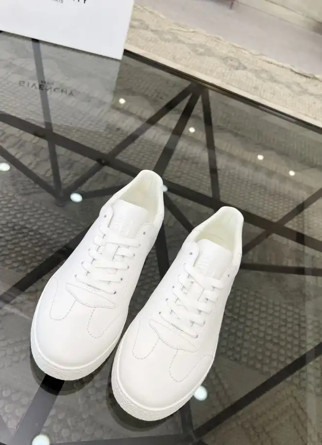 hype Givenchy Sneakers