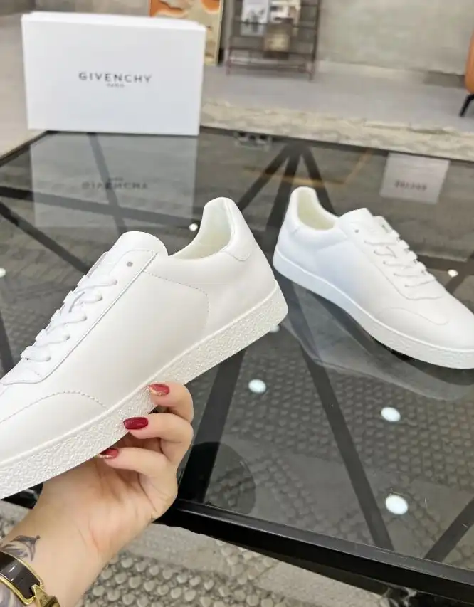 hype Givenchy Sneakers