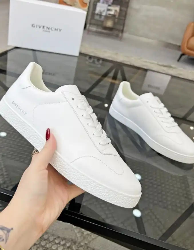 hype Givenchy Sneakers