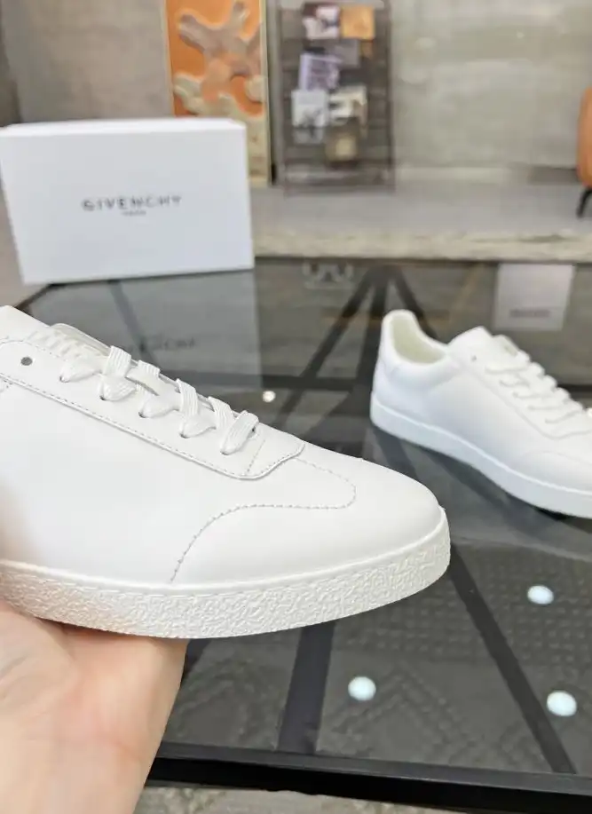 hype Givenchy Sneakers