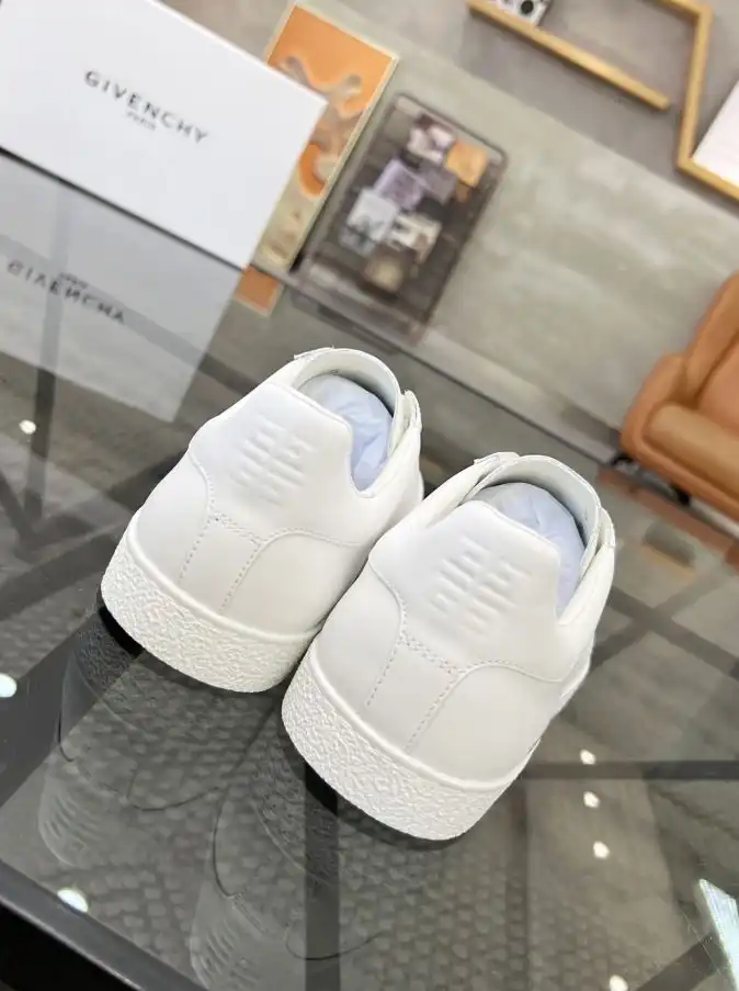 hype Givenchy Sneakers