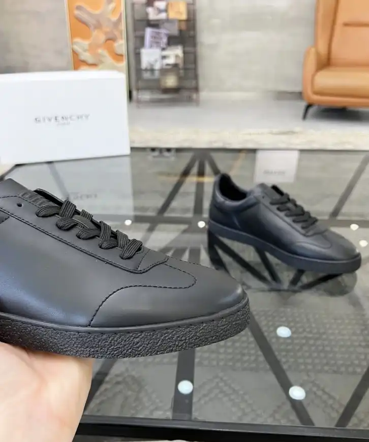 hype Givenchy Sneakers