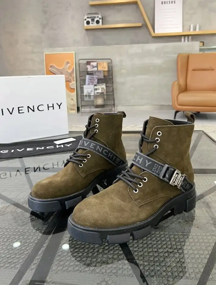 hype Givenchy Boots