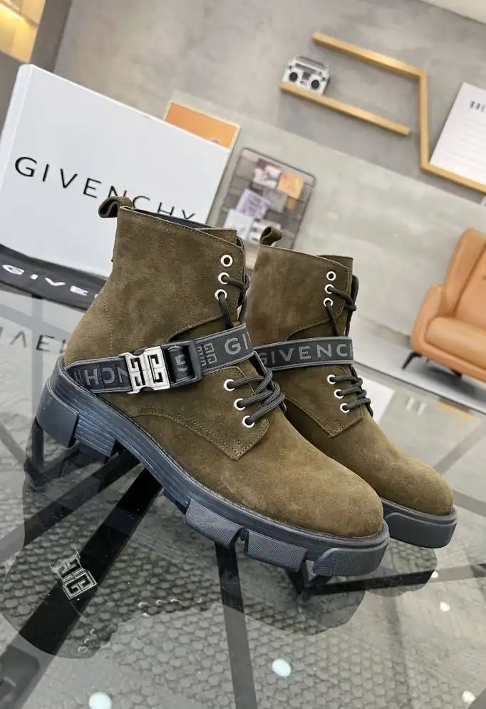 hype Givenchy Boots