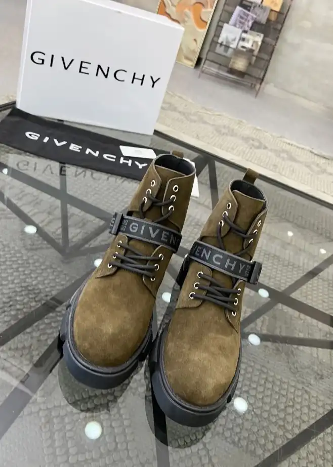 hype Givenchy Boots