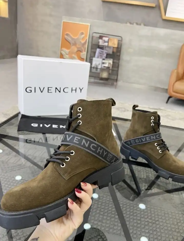 hype Givenchy Boots