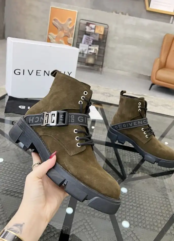 hype Givenchy Boots