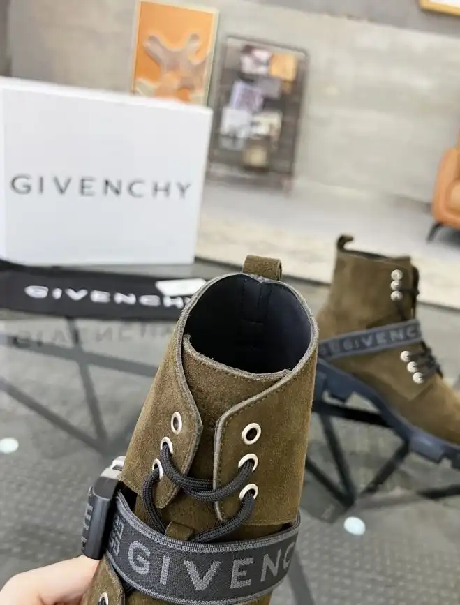 hype Givenchy Boots