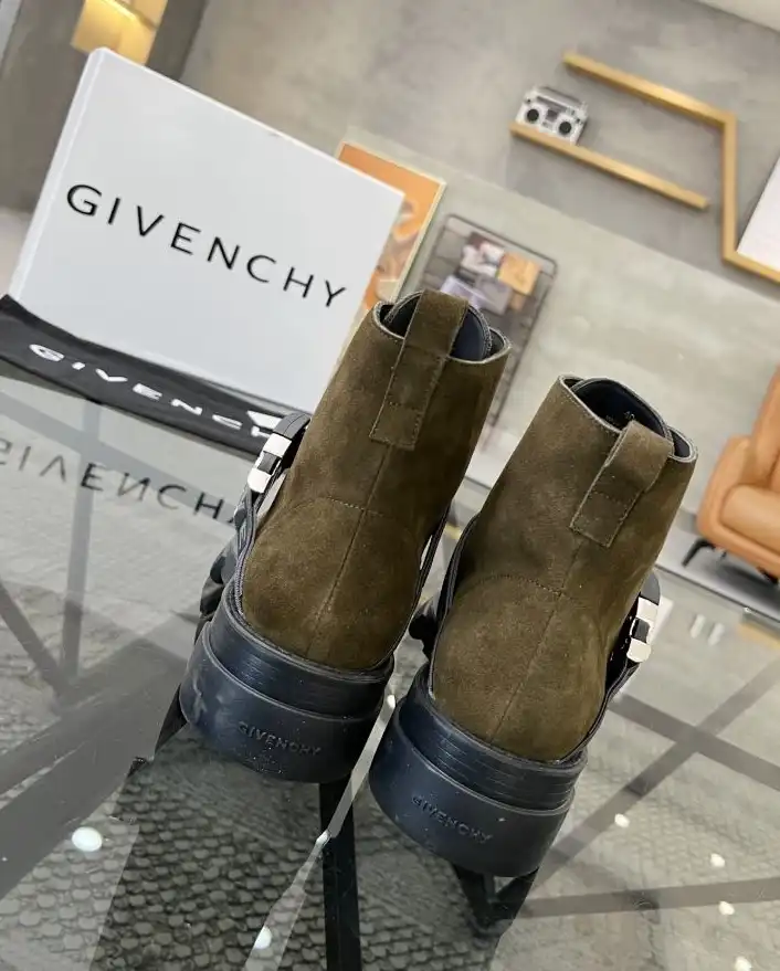 hype Givenchy Boots