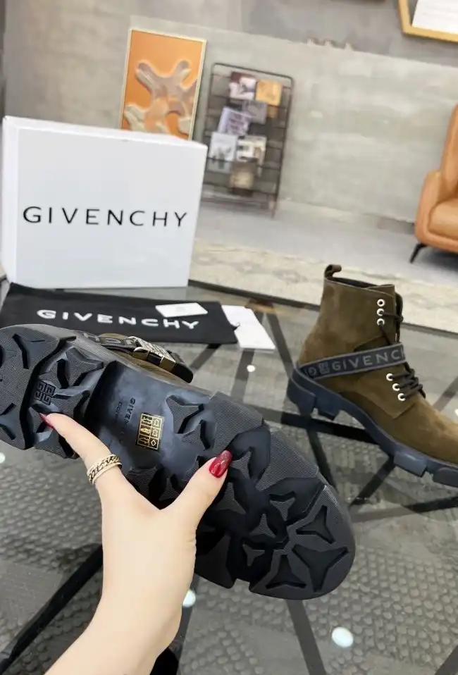 hype Givenchy Boots