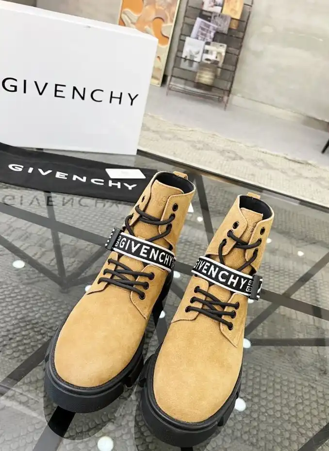 hype Givenchy Boots