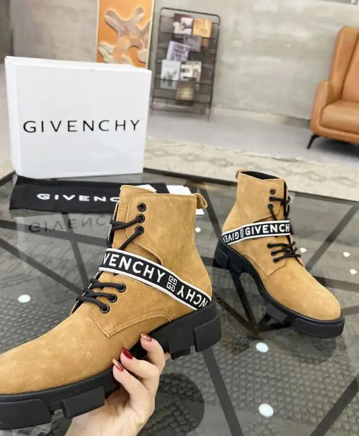 hype Givenchy Boots