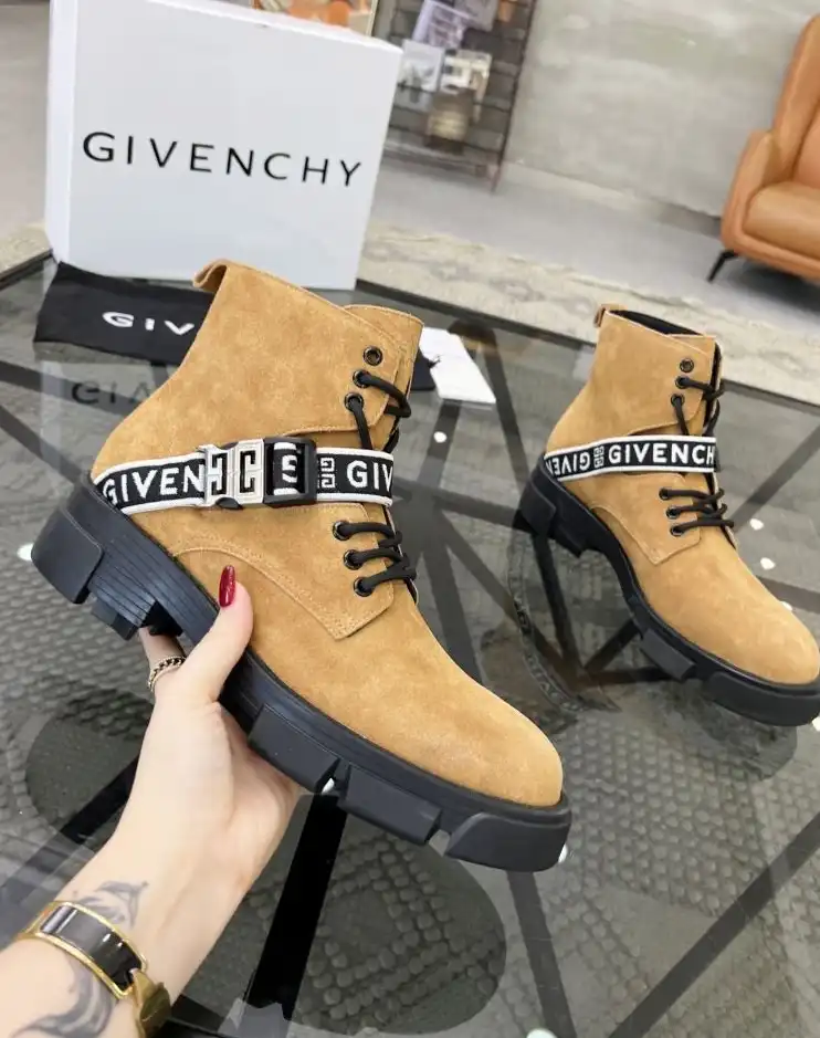 hype Givenchy Boots