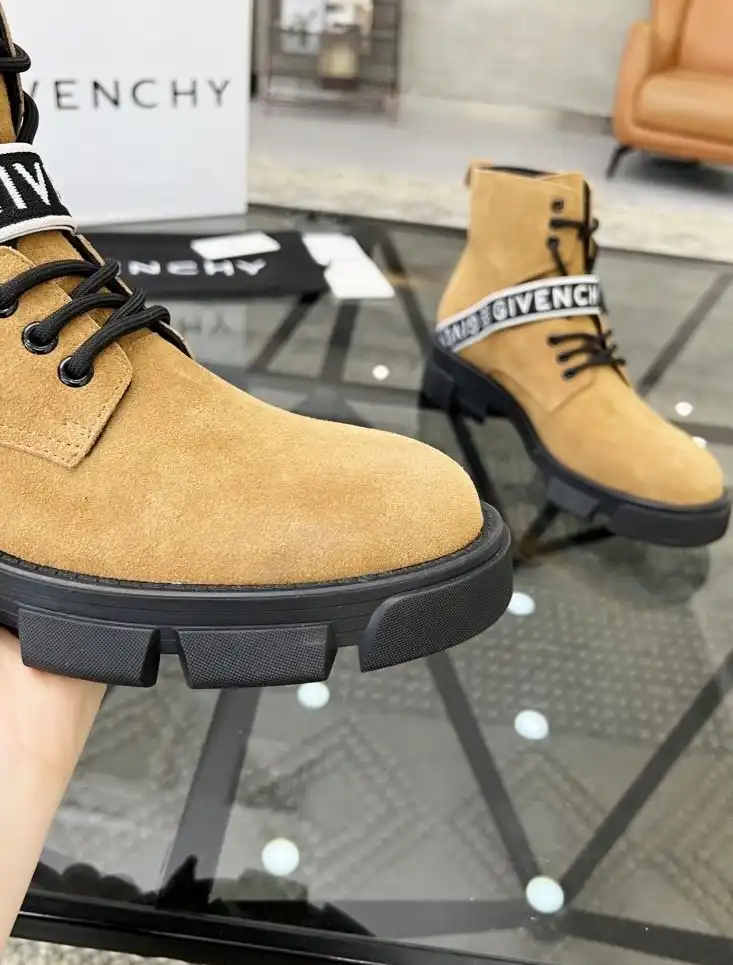 hype Givenchy Boots