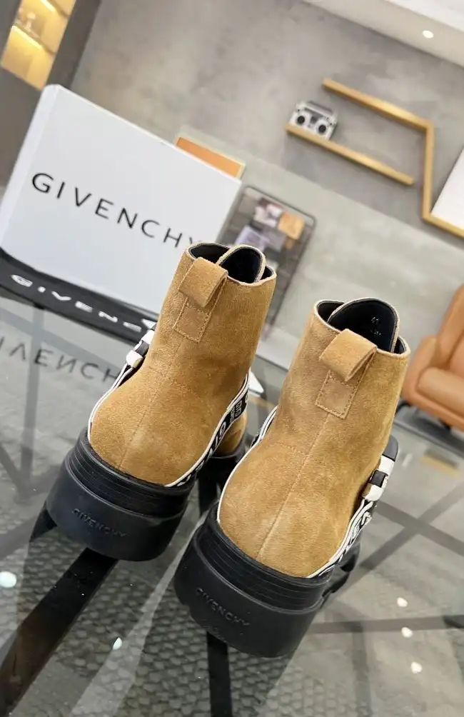 hype Givenchy Boots